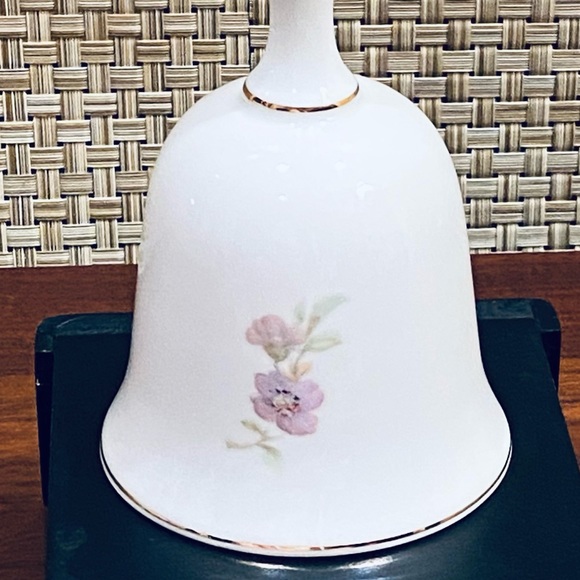 VTG 1960s Crown West Porcelain Floral Bell - Picture 8 of 11